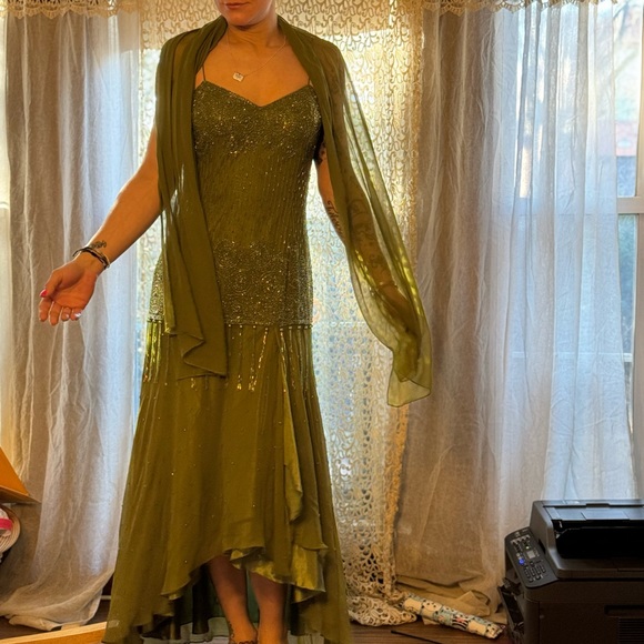Marsoni size 8 like new condition used once w green sash fits like a 6 30”waist - Picture 16 of 17